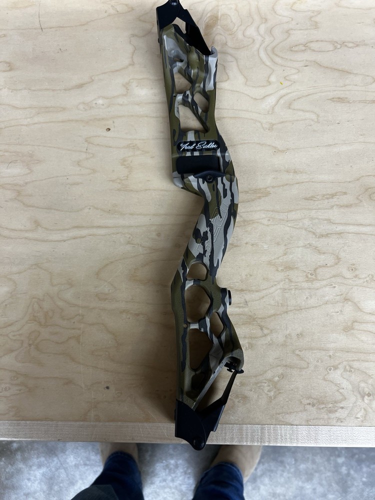 Fred Eichler Bear Riser Mossy Oak Left handed
