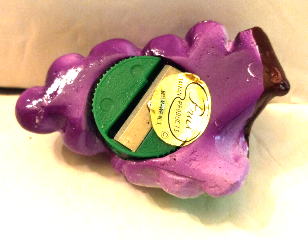 VINTAGE PLASTIC PENCIL SHARPENER GRAPE DESIGN
