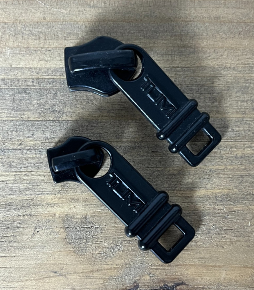 Tumi Replacement Sliders / Zipper Pulls / Pull Tabs – Black