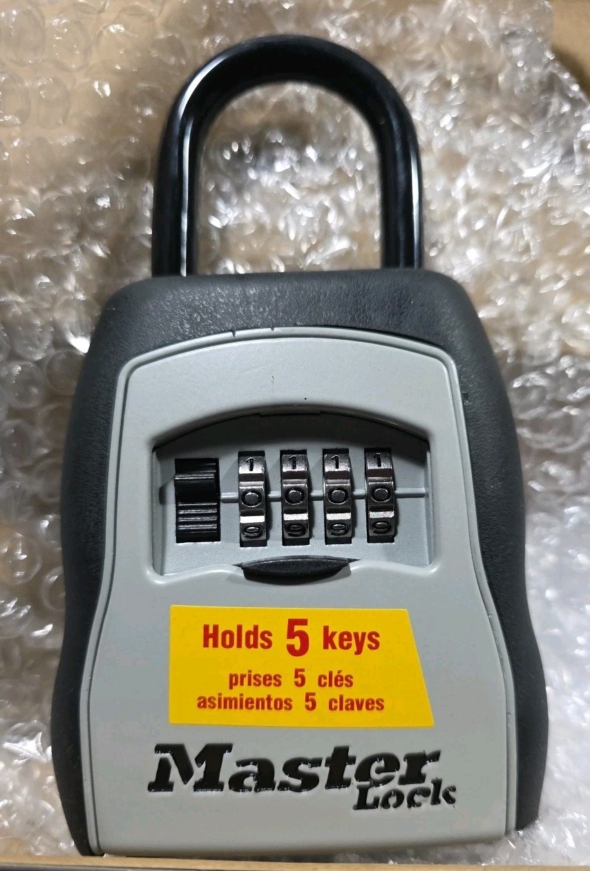 Master Lock 5400D Portable Lock Box Combination Realtors - Holds 5 Keys