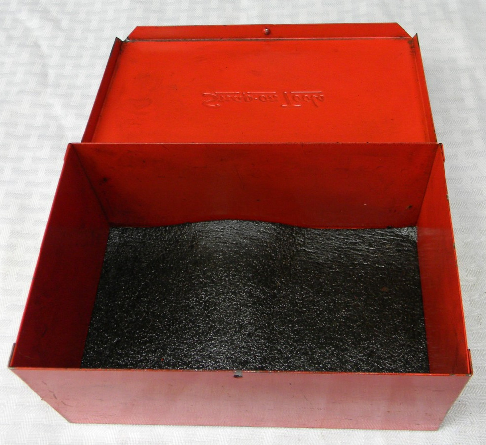 SNAP-ON SMALL RED METAL BOX WITH HINDGED LID 7-1/2"L X 4-3/4H X 3-1/4"W #KRA111