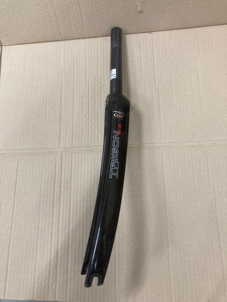 TRIGON EX full carbon fork