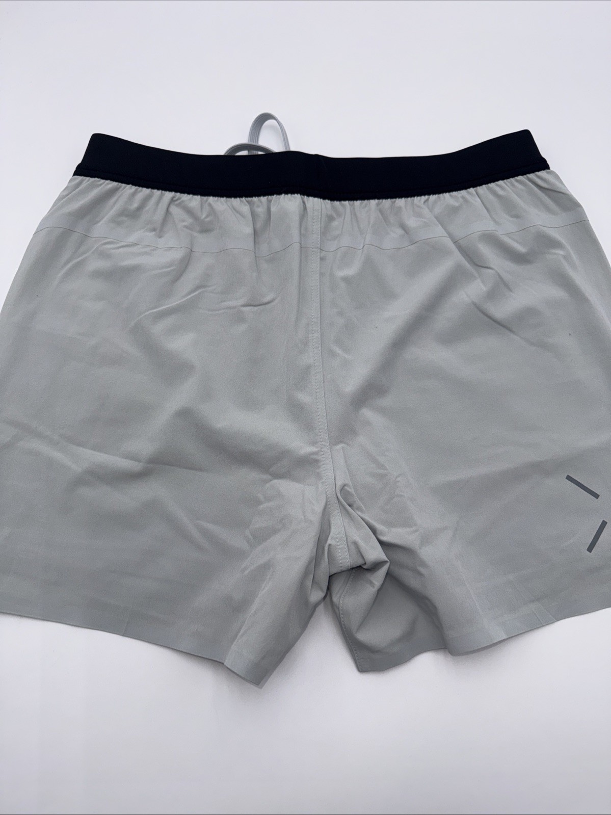$85 Ten Thousand Men's Interval 5” Shorts With Liner -Light Gray-Large -New Tags