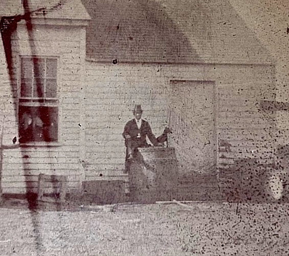 RARE! CIVIL WAR MAN w/ DOG AT NEW ENGLAND CHOWDER RESTAURANT - TINTYPE PHOTO