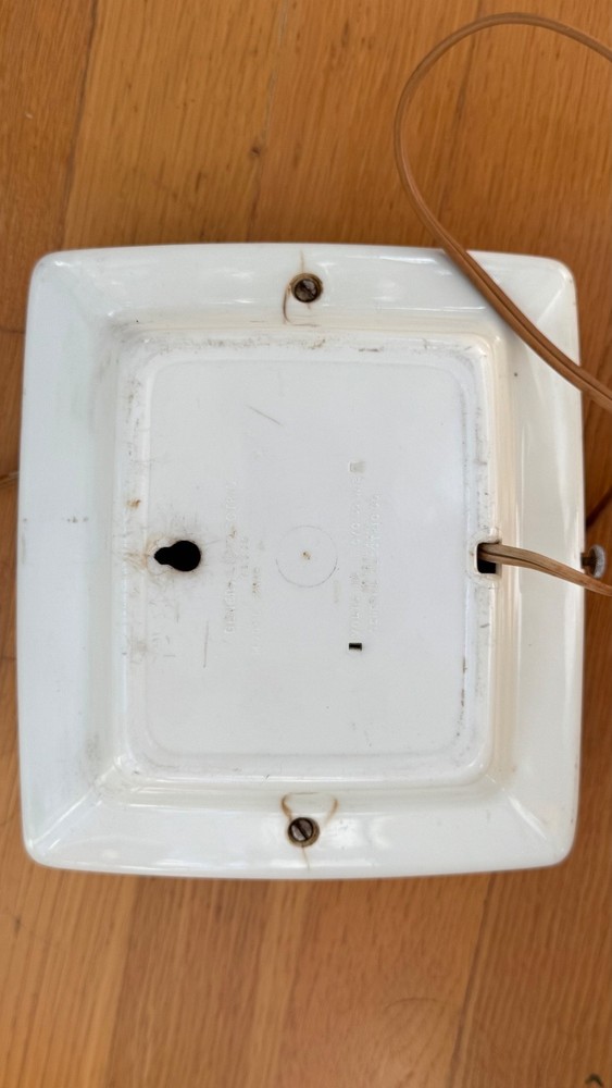 Vintage GE kitchen wall clock 2H42