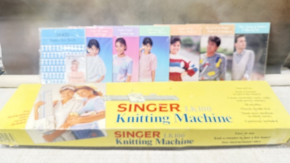 Bond Incredible Sweater Machine Knitting Machine - Black