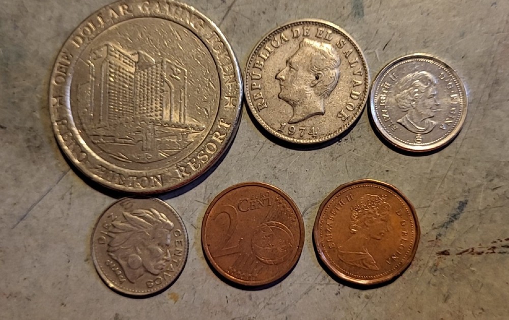Coins from Various Countries 6pcs  j6