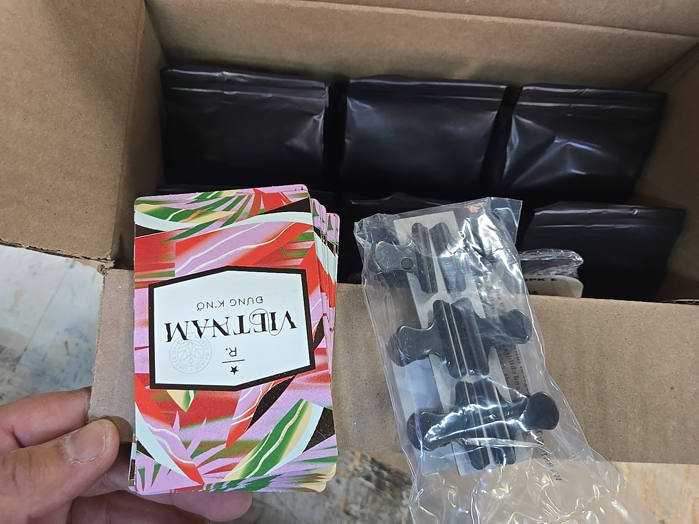 (6 Pack) Starbucks Reserve Whole Bean Coffee 250g 8.8oz BB 09/mar/26