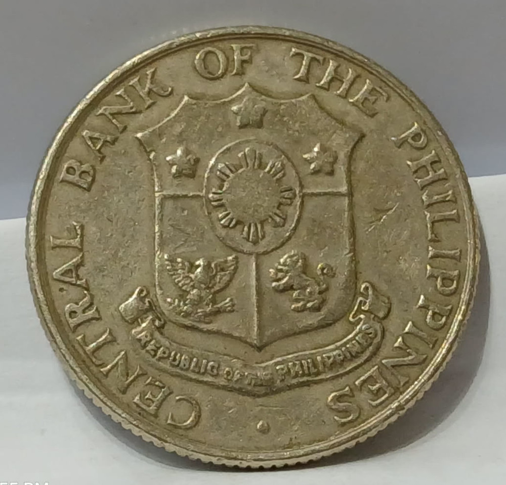 1966 Philippines twenty five Centavos coin good condition