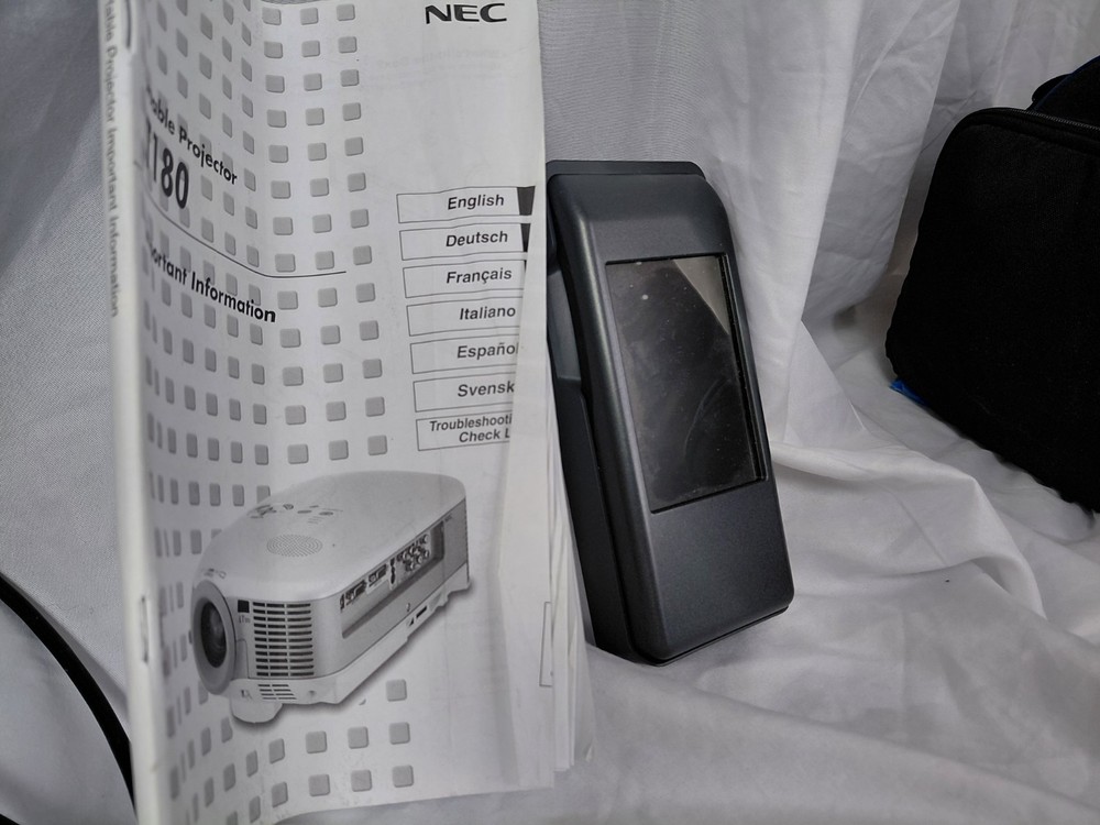 NEC LT 180 Projector