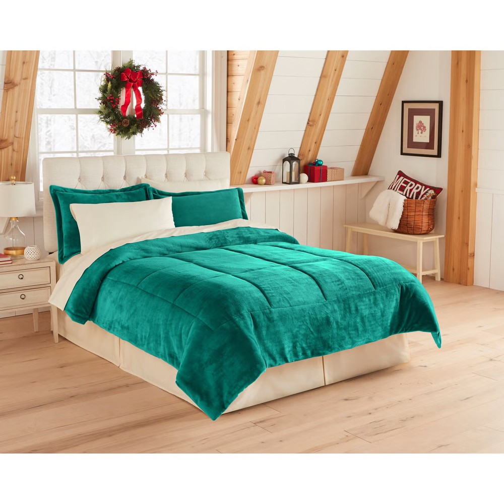 BrylaneHome BH Studio Microfleece Comforter - King, Peacock