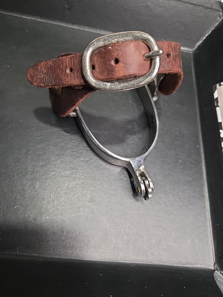 Classic Equine Single Spur. Leather .