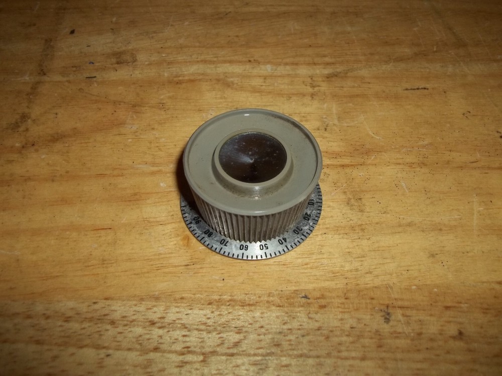 Vintage Halicrafters HT-40 Transmitter RF Plate Loading or Plate Tuning Knob (1)