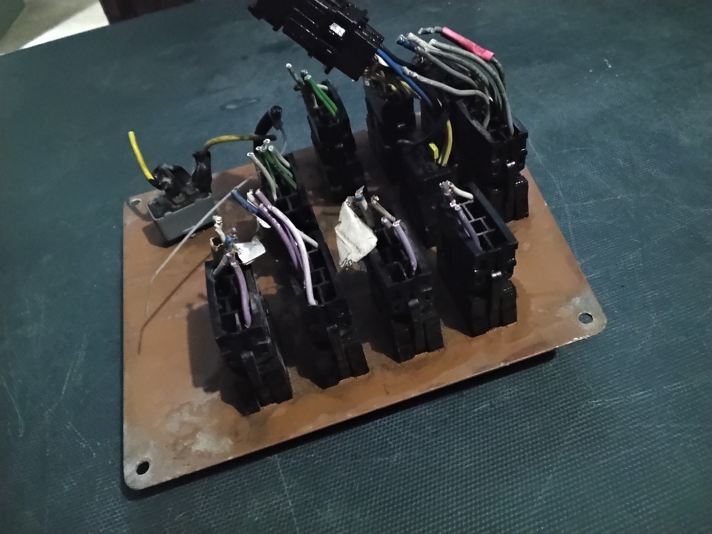 International 9400 SWITCH Dash Panel - Used
