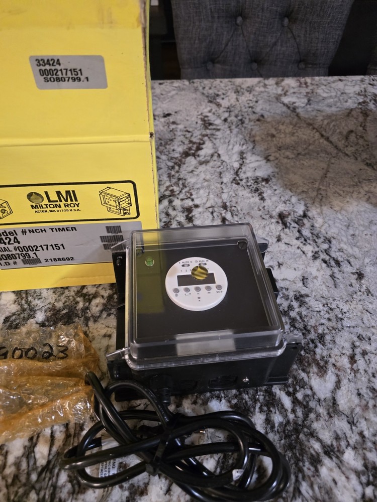 LMI Liquitron Time Switch Controller Model 33424 Liquid Metronics Milton Roy