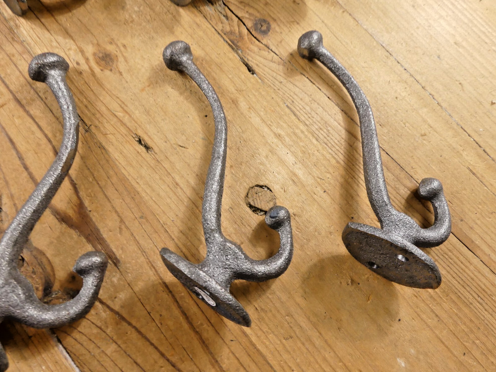20 Cast Iron School Style Coat Hooks Hat Hook Rack Hall Tree Acorn *READ RUST*