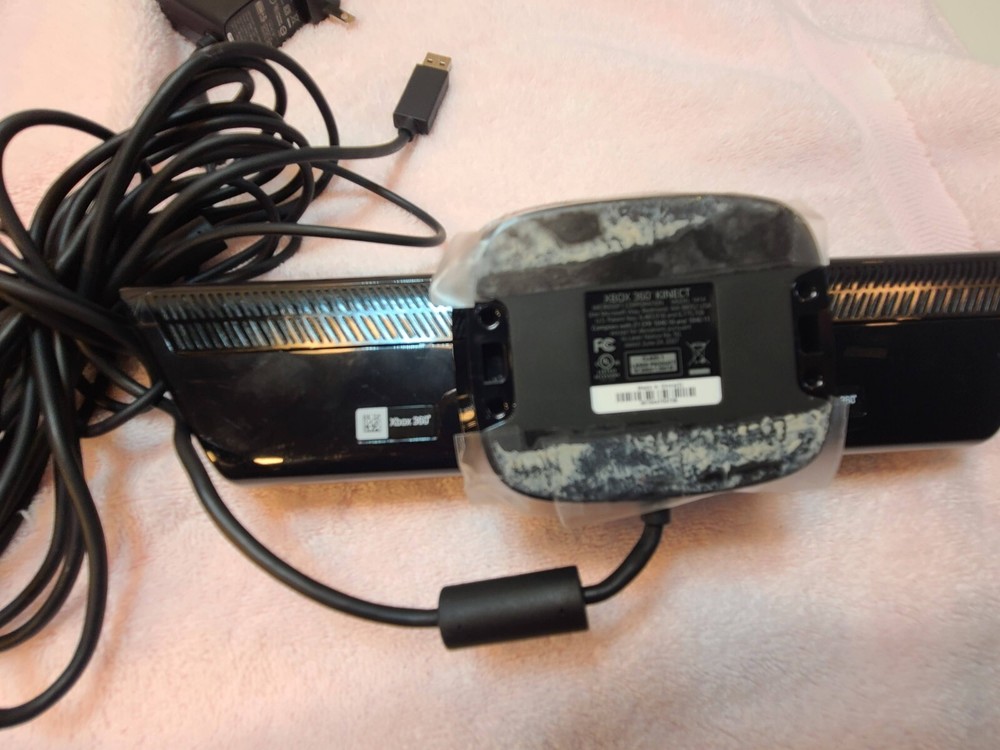 Xbox 360 Kinect Sensor Bar Camera Only Model 1414 w/ AC Power Adapter