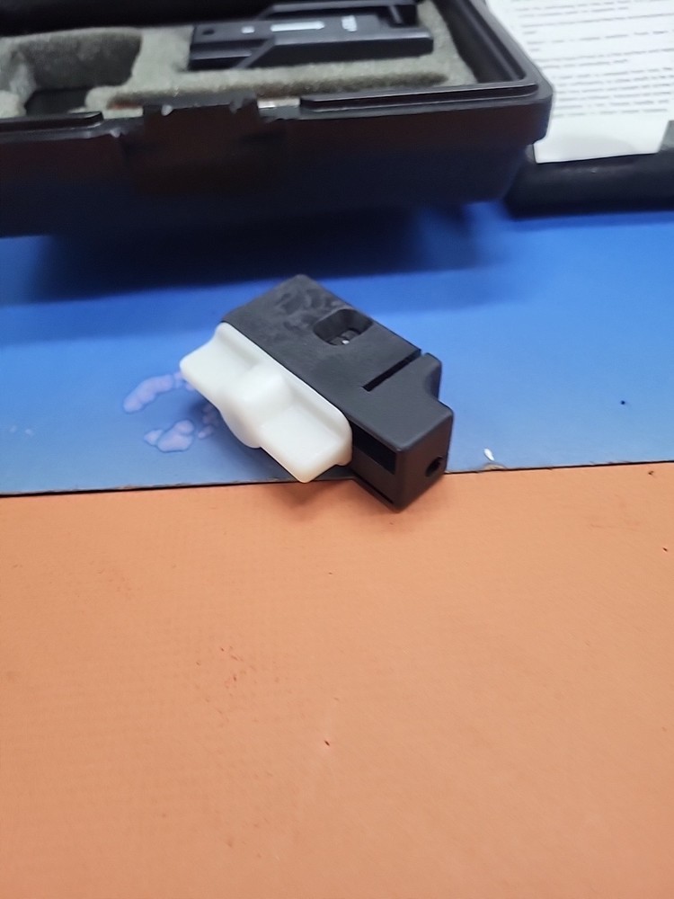 Thomas & Betts Versa - Trak Comminations Cable Intstalling Tool Kit No. UCCSK1 A