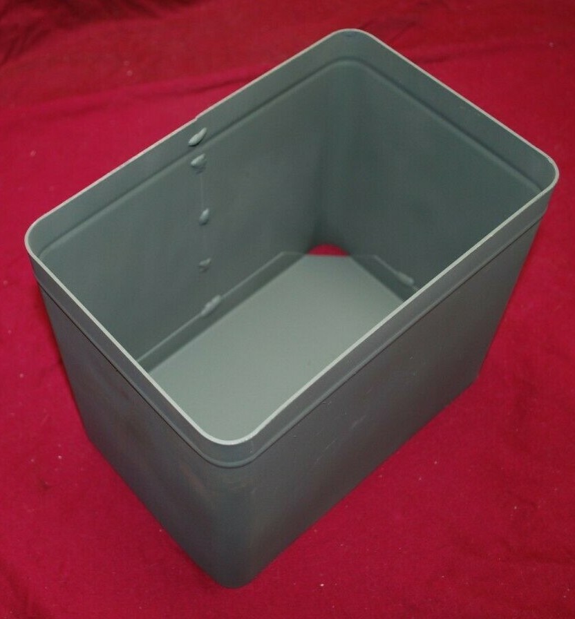 1 1/2 HP John Deere Model E Spark Plug Engine Battery Box Gas Engine Motor