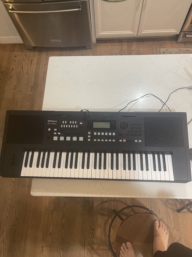 Roland E-X50 KEYBOARD 32 KEYS PRISTINE CONDITION