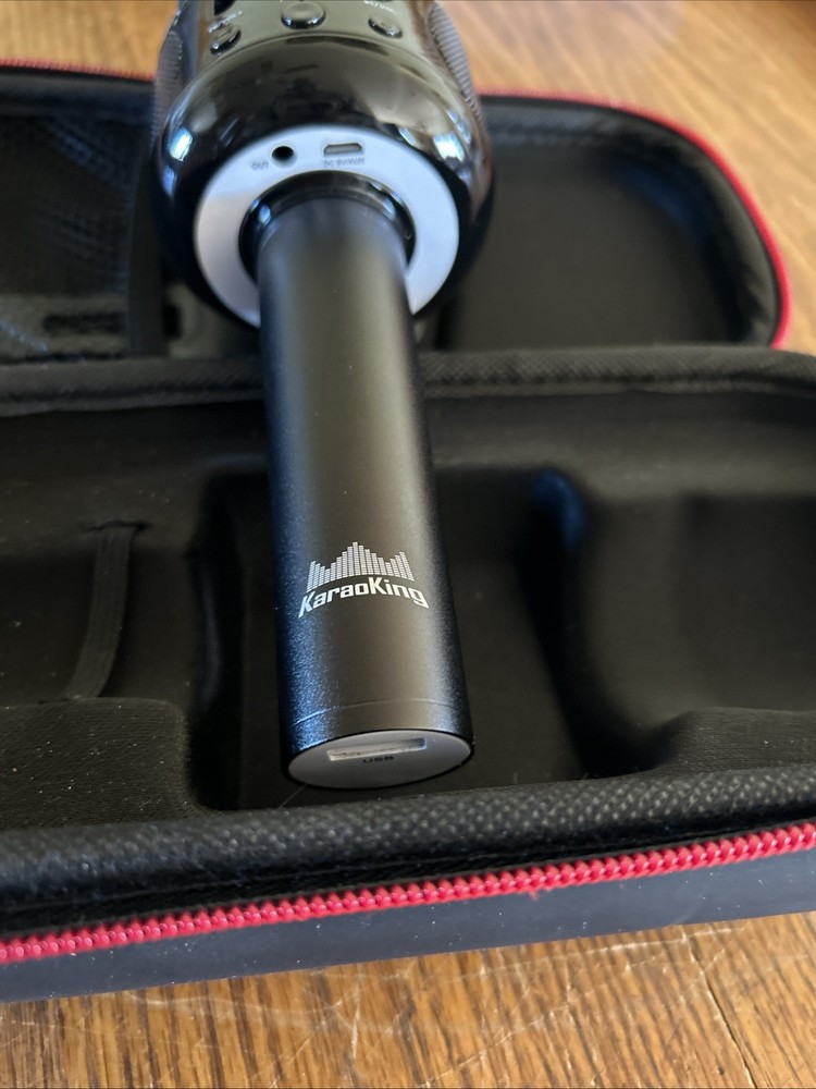 WIRELESS BLUETOOTH KARAOKE MICROPHONE E106 2.0 With Case