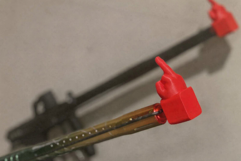Paintball Gun Barrel Plug - Middle Finger - Red