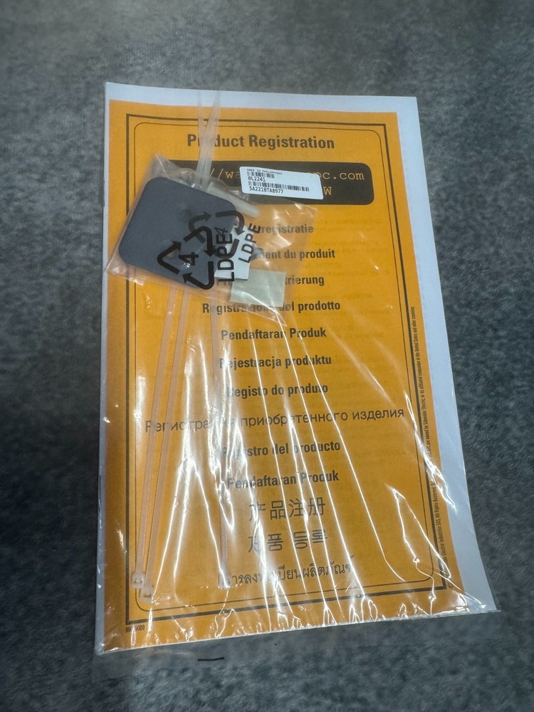 APC NetBotz Wireless Temperature Sensor Model NBWS100T