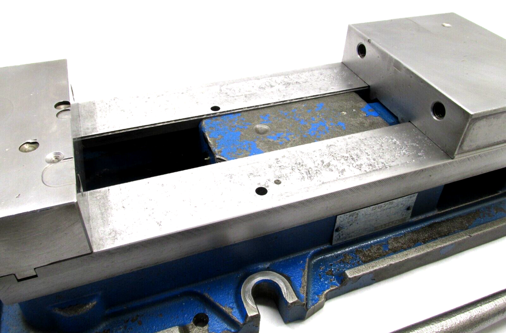 KURT ANGLOCK 6" MILLING MACHINE VISE w/ HANDLE - #D675