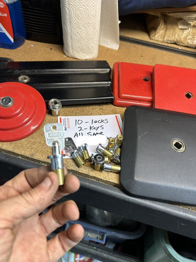 10 locks + 2 keys MOST Bulk GUMBALL CANDY Vending Machine Oak Northwestern Eagle
