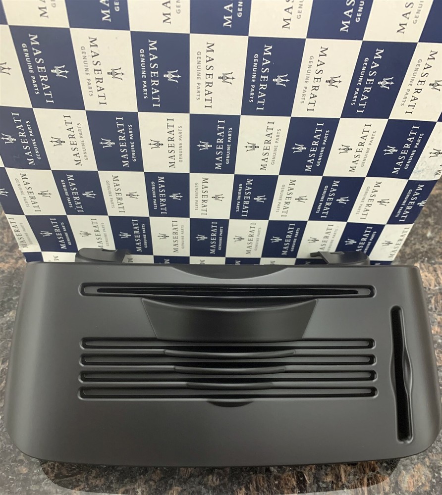 2002-06 MASERATI SPYDER COUPE NEW CONSOLE CD FRONT COVER BLACK PLASTIC 66191800