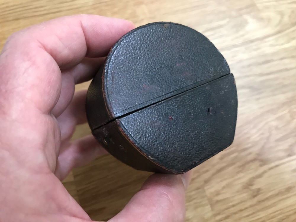 nice old high quality leatherette serviette napkin ring holder case empty