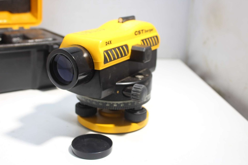 CST / Berger 24X Automatic Optical Level with Case Accessories