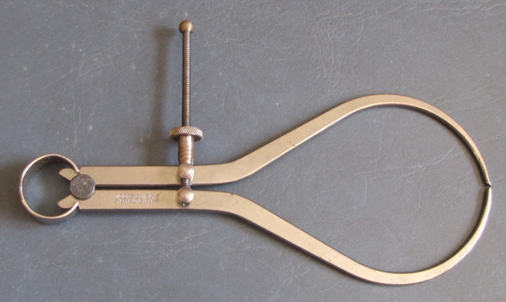 Moore & Wright 8" outside calipers, spring joint