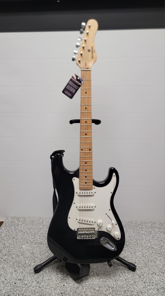 Behringer 6-String Solid Electric Guitar Black & White