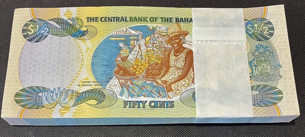 Bahamas 1/2 Dollar Bundle 100 Consecutive Notes 2001 QEII Pick-68 Crisp UNC