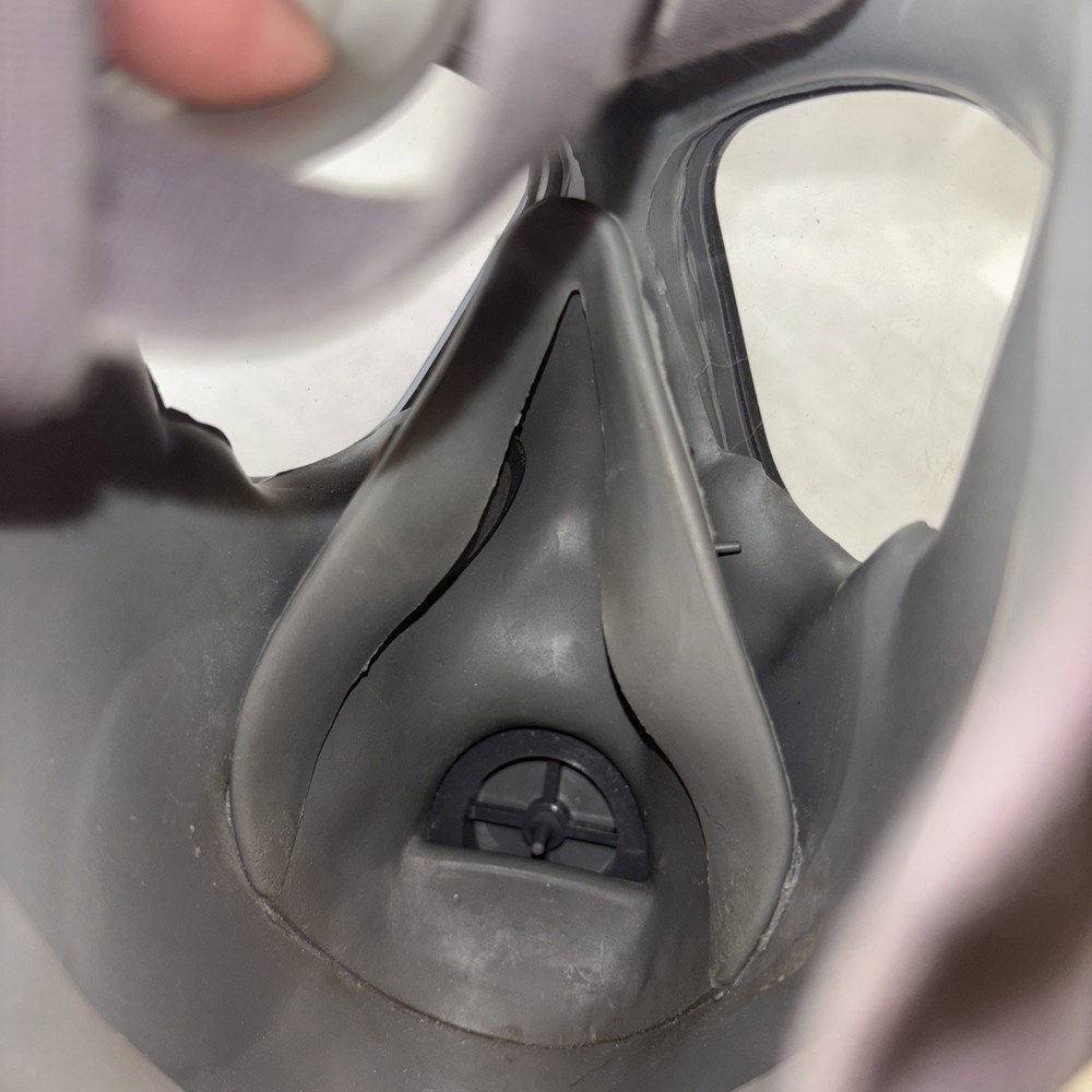 EUC Gas Mask Possibly Avon See Pics