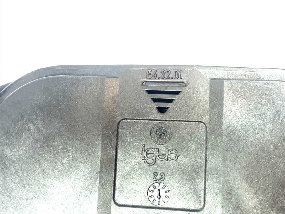 Igus E4.32.01 E-Chain Cable Carrier 6 Links