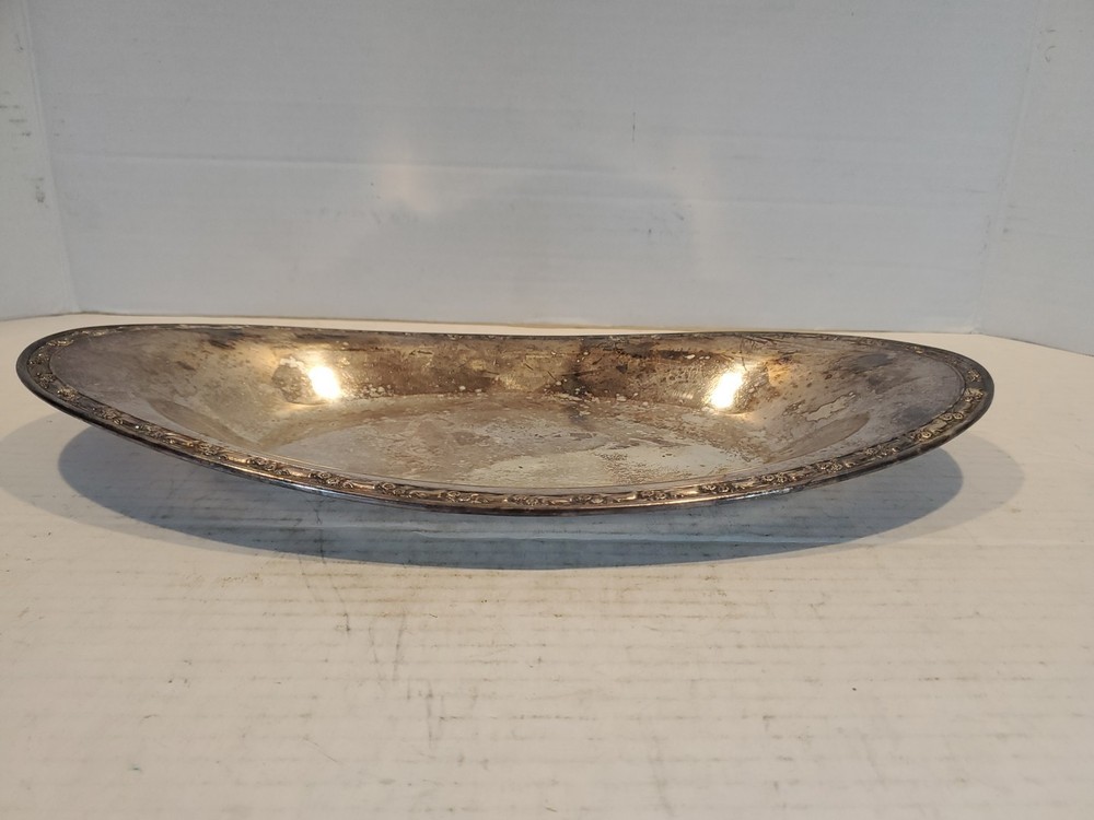 Oneida Silver Plated Oval Bread Tray Serving Dish 14" x 7”
