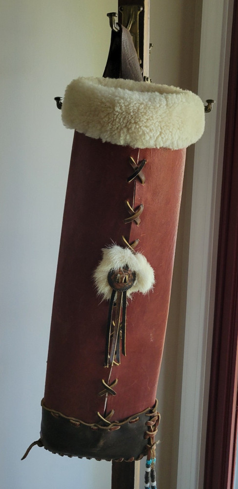 CUSTOM  TRADITIONAL ARCHERY LEATHER BACK QUIVER