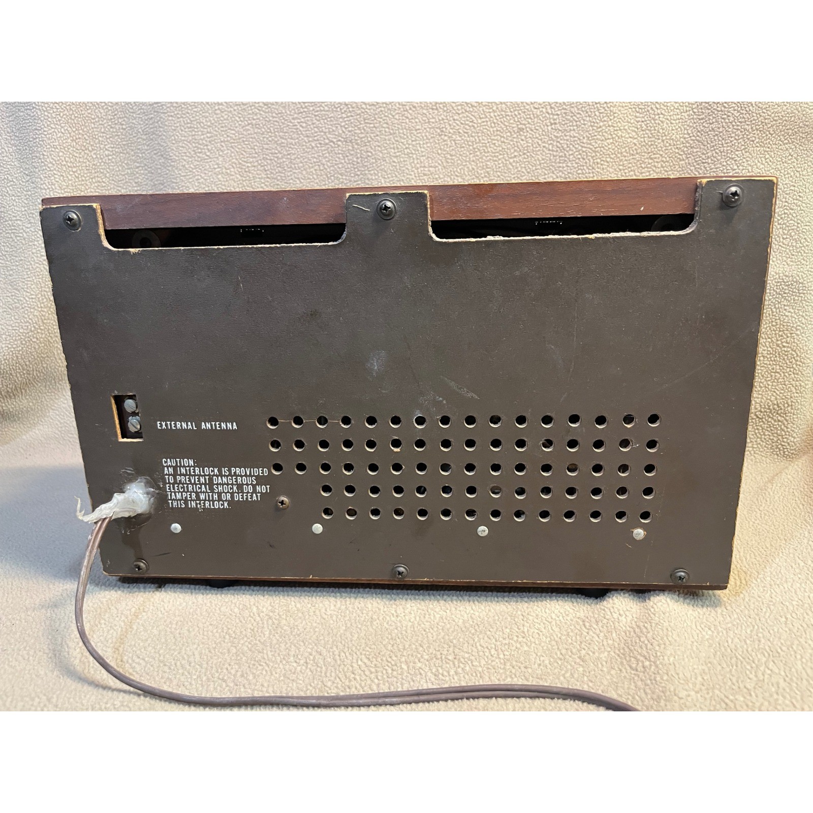 Vintage Sears Silvertone AM FM Solid State Tabletop Radio Wood Grain MCM