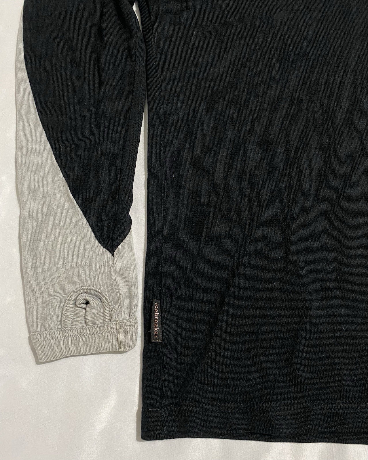 Icebreaker Sport 320 Mens Sz M Black/Gray 1/4 Zip 100% Merino Wool Base Layer