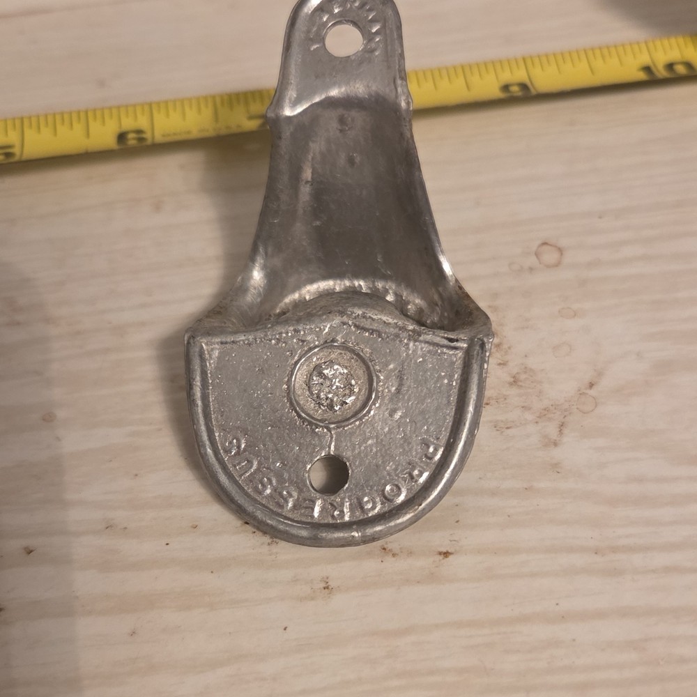 Progressus Wall-Mounted Bottle Opener Metal Silver Wall Mount Bar Kitchen Tool