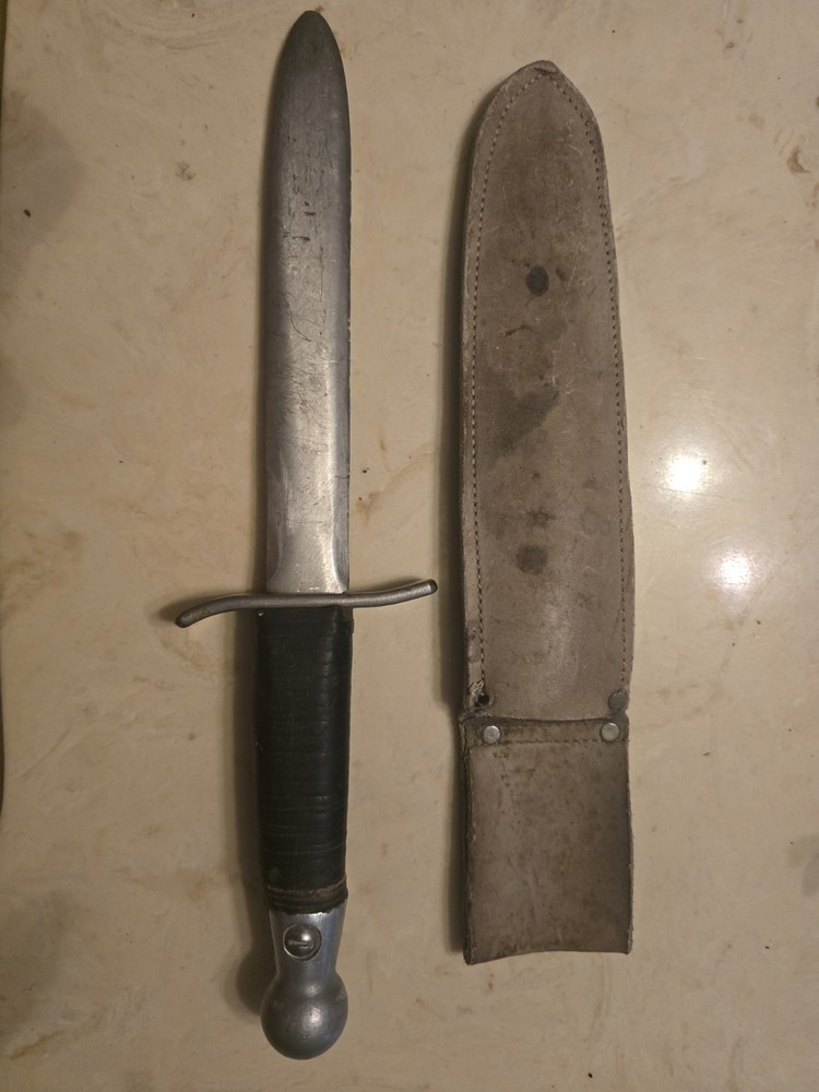 US WWII Stiletto Dagger