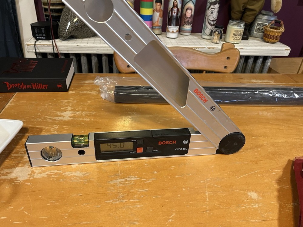 Bosh Digital Protractor Angle Finder DWM40L Excellent Condition