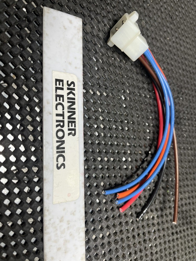 Whelen Beta Amp 112R 6 Pin Plug