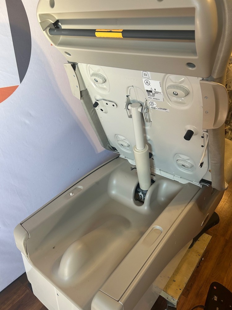 Midmark 625-001 Power Exam Table