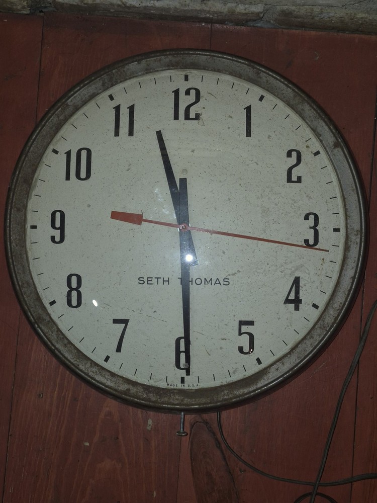 Vtg MCM 14” LARGE Seth Thomas School Office LARGE Wall CLOCK Does Not Work