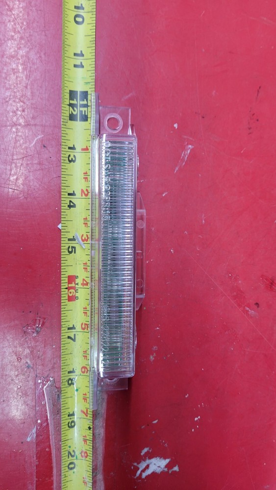 RF84726252 GENUINE RIG FORCE MARKER LAMP NOS