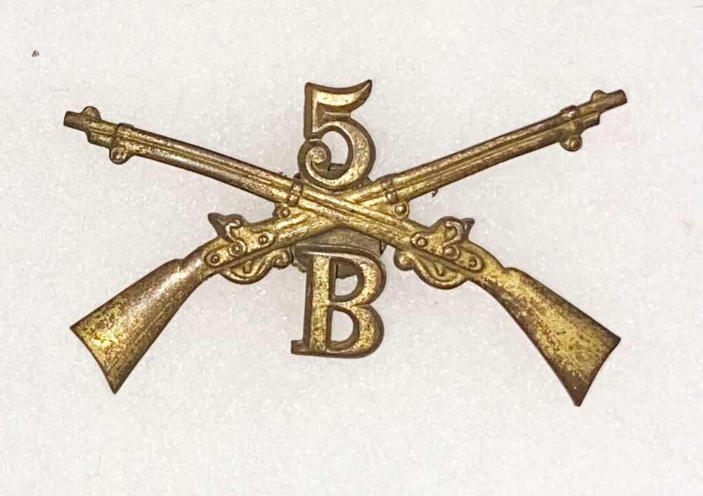 B Company 5th Infantry Cap / Collar Badge