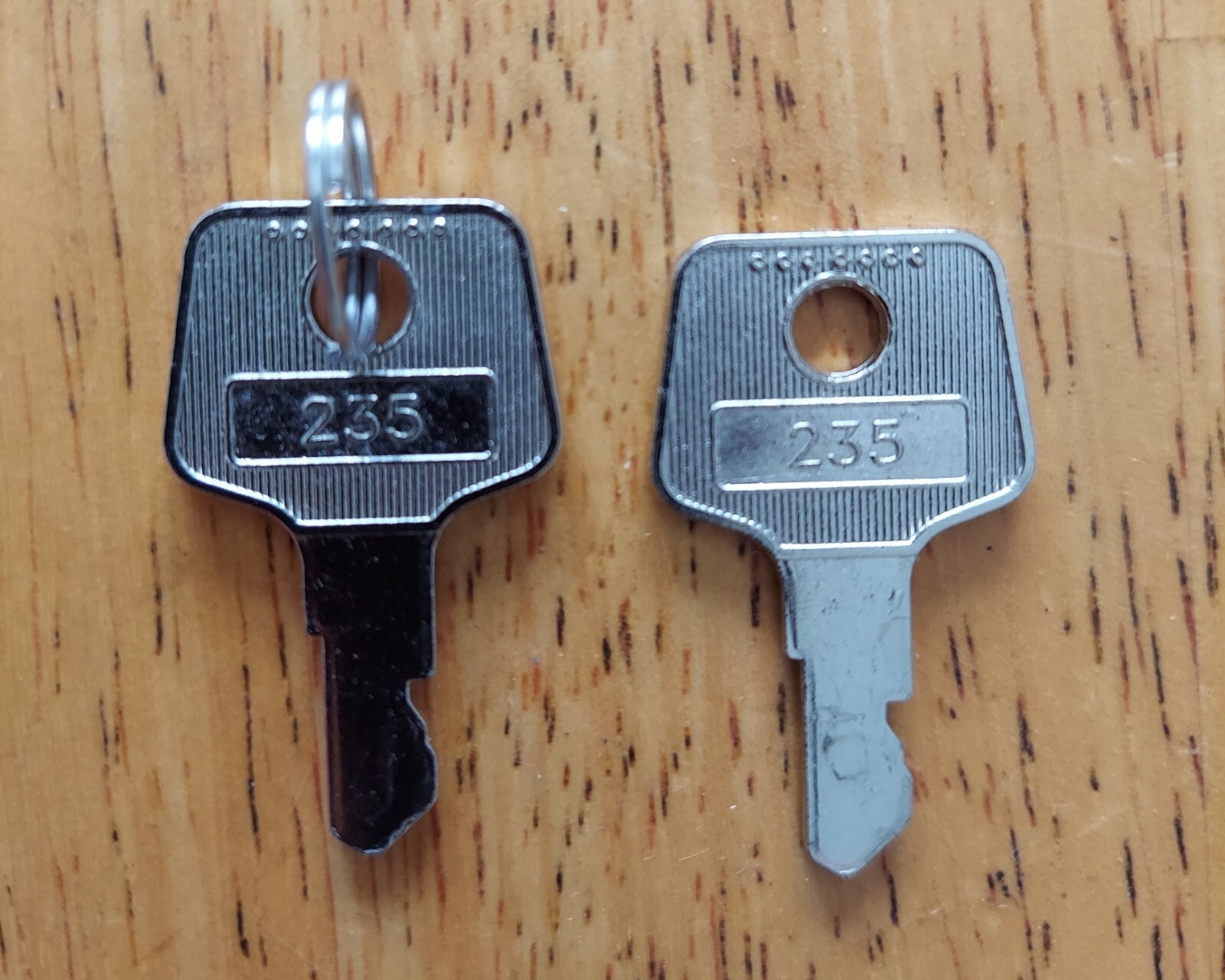 APG Vasario 235 Cash Drawer Key Pair Fits NCR, HP, MICROS, Square, Revel, Micros